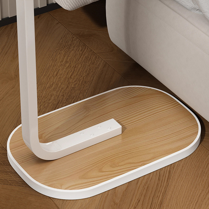 Bàn cà phê bên ghế sofa