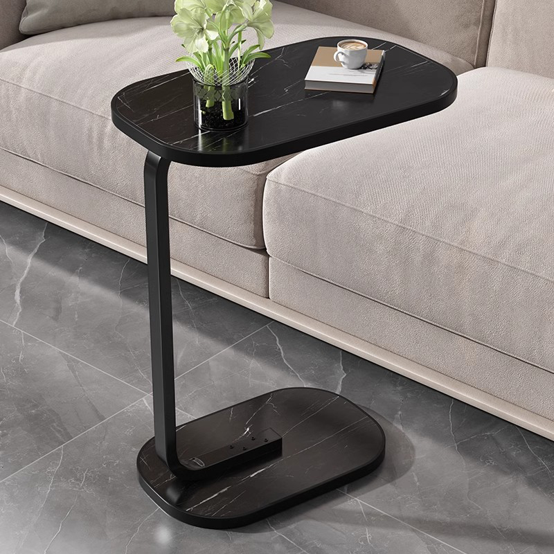 Bàn cà phê bên ghế sofa