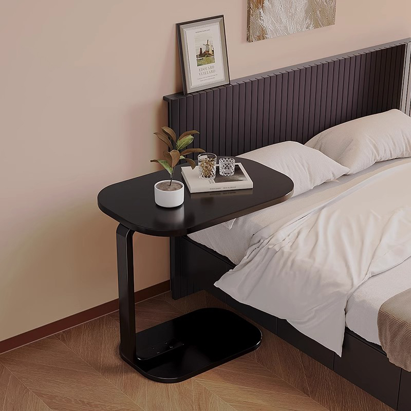 Bàn cà phê bên ghế sofa