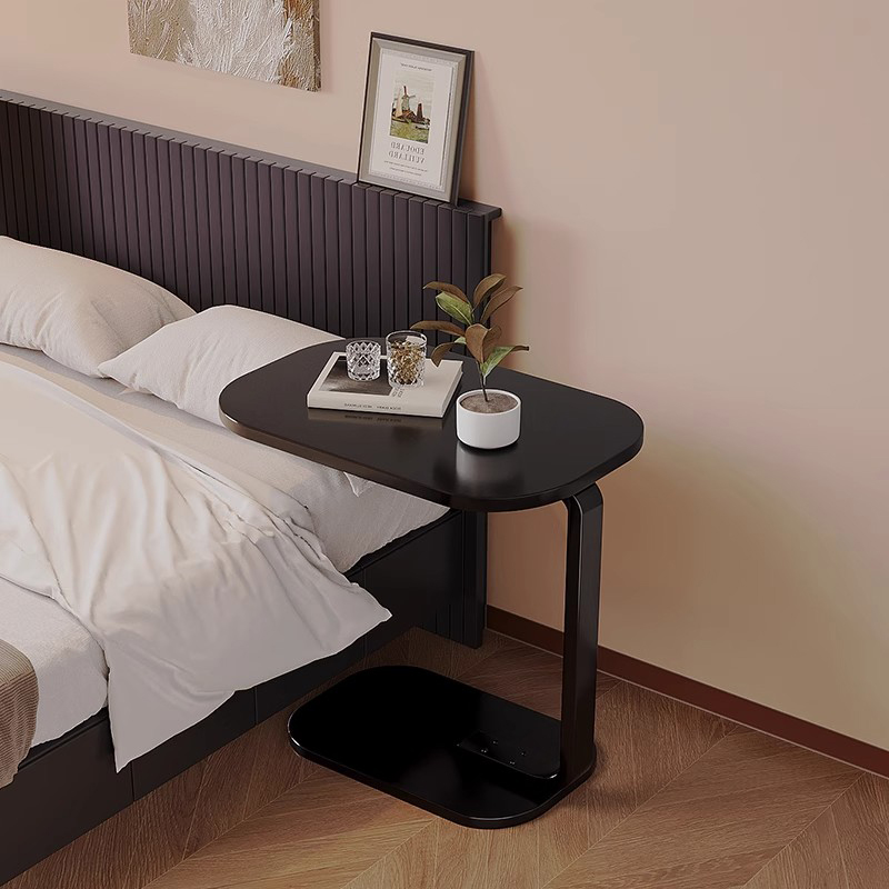Bàn cà phê bên ghế sofa