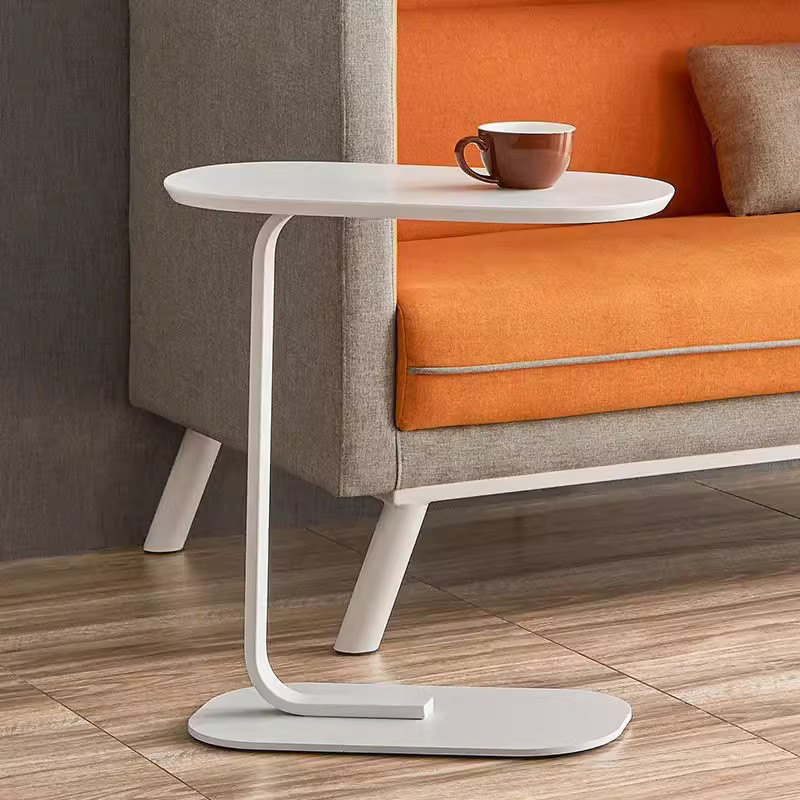 Bàn cà phê bên ghế sofa